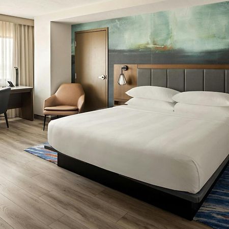 Oshkosh Marriott Waterfront Hotel & Convention Center Zewnętrze zdjęcie
