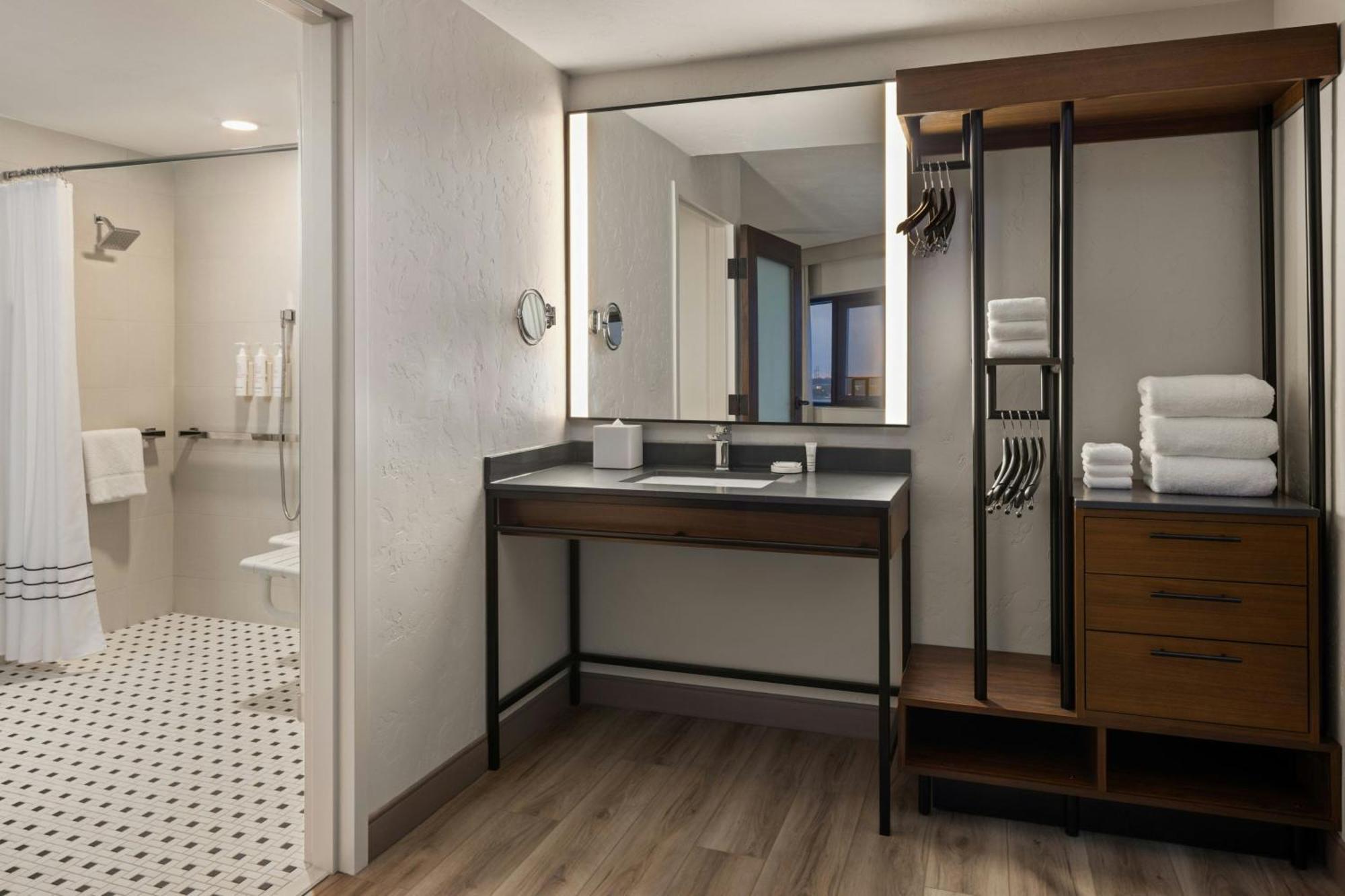 Oshkosh Marriott Waterfront Hotel & Convention Center Zewnętrze zdjęcie